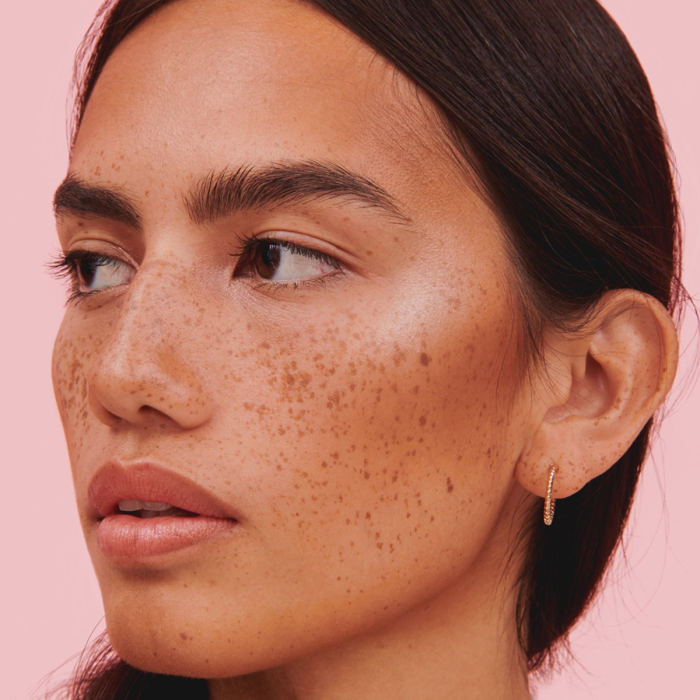 benefit hoola matter bronzer, matter bronzing puder für das gesicht, 8 g, hoola caramel benefit hoola matter bronzer, matter bronzing puder für das gesicht, 8 g, hoola caramel