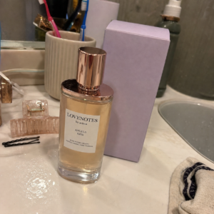 Demo Reviewbild zu Ariana Grande Lovenotes Angels Kiss Eau de Parfum 125 ml
