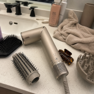 Demo-/Test-Reviewbild fuer Shark FlexStyle 5-in-1 Haarstyler und -trockner Stone